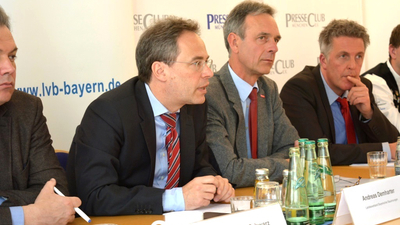 Andreas Demharter auf der Pressekonferenz: Sehr gute Perspektiven in allen Berufen Andreas Demharter auf der Pressekonferenz: Sehr gute Perspektiven in allen Berufen